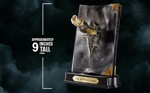 Wizarding World - Voldemort Günlüğü ve Basilisk Dişi Replika Seti